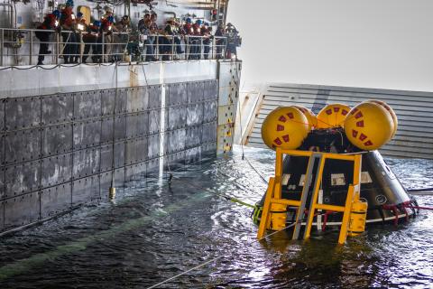 The Crew Module Test Article (CMTA) is seen in the waters of the Pacific Ocean during NASA’s Underway Recovery Test 10 (URT-10). 